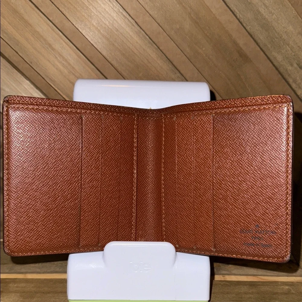 Louis Vuitton Monogram Vintage Men’s Bifold Wallet - Picture 3 of 11